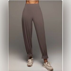Michi L’Avant Pant - Deep taupe size medium